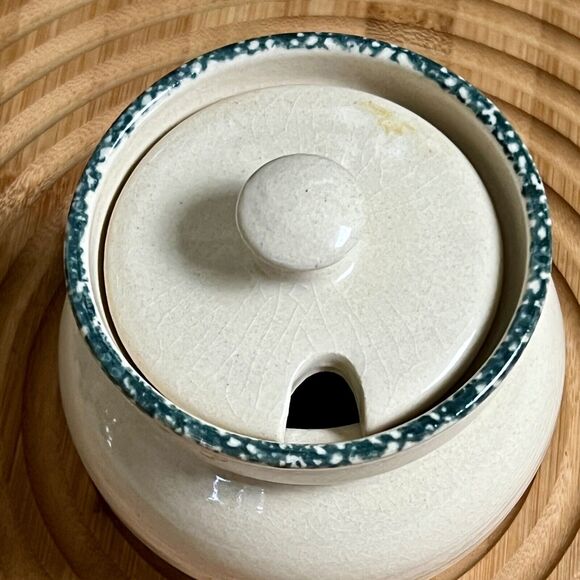 VINTAGE Marked CASEY POTTERY MARSHALL TEXAS 1995 Hand Made Honey Or Sugar Pot - Picture 4 of 11